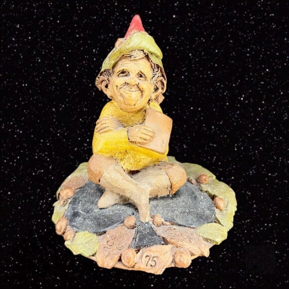 Tom Clark Gnome Figurine 1975 Vintage Studios Davidson NC Pixie W Book Figure - Picture 1 of 9